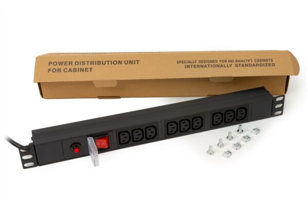 MULTIPRESA 9 PRESE FEMMINA IEC C13 PER ARMADI RACK 19" CON SPINA ITALIANA 16A