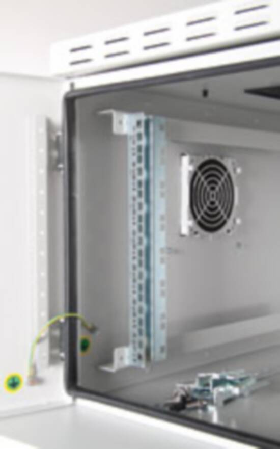 ARMADIO RACK 19" PER RETI DA ESTERNO PROTEZIONE IP55 12 UNITA' 600x450x713 MM (LxPxA)