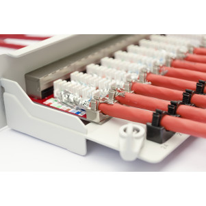 PANNELLO PATCH 19" CATEGORIA 6A SCHERMATO 24 PORTE 8 POLI RJ45