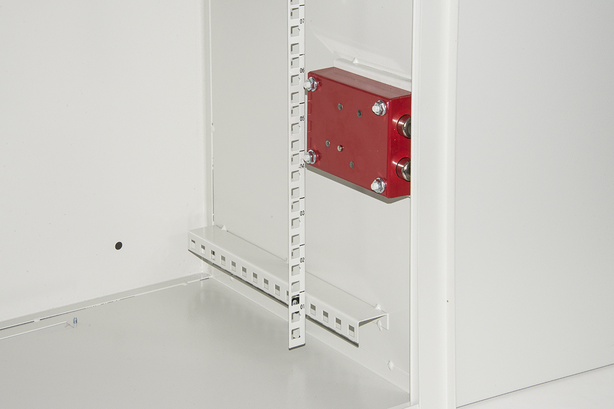 ARMADIO RACK 19" 9 UNITA'  GRIGIO PORTA IN FERRO ANTIVANDALISMO CON SERRATURA ANTIEFFRAZIONE CM 40X56X46 (PxLxA)