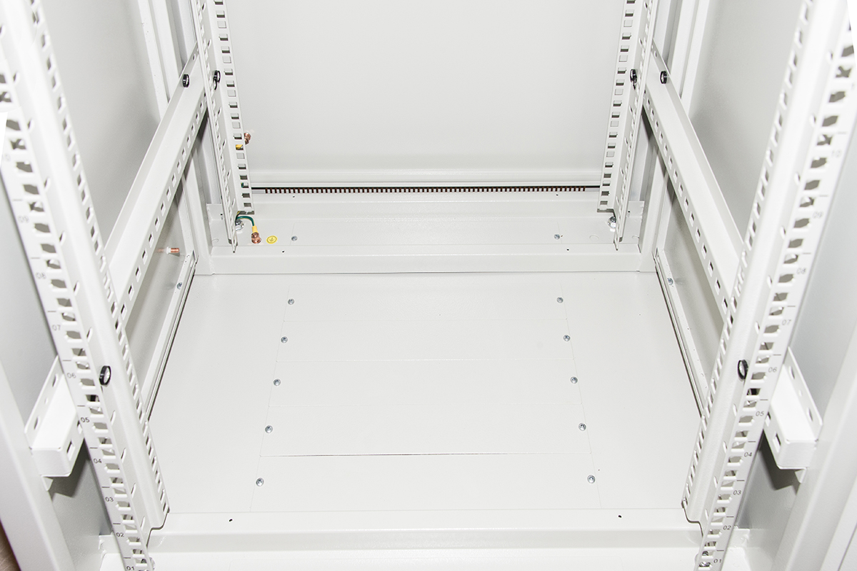 ARMADIO RACK 19" 27U (A)1388 (L)600 (P)1000 COLORE GRIGIO PORTA METALLO TRAFORATA