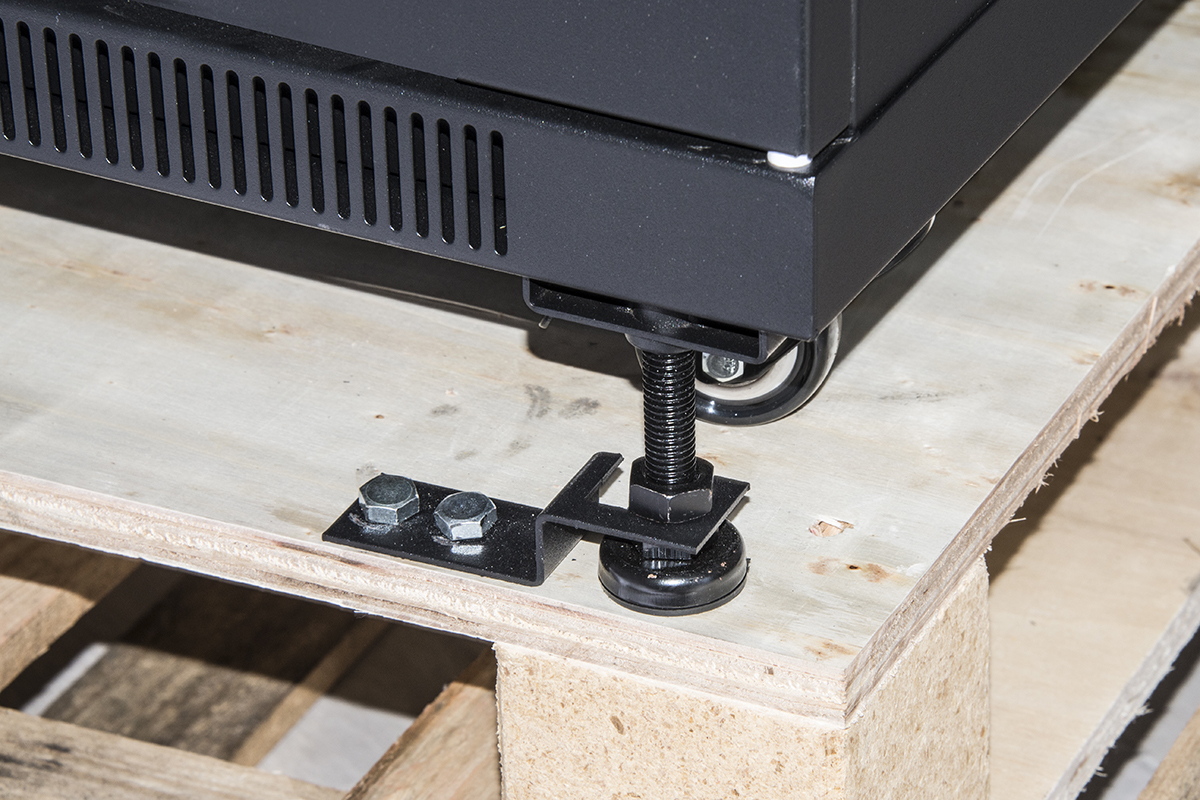 ARMADIO RACK 19" 42U (A)2055, (L)600, (P)600 COLORE NERO PORTA TRAFORATA