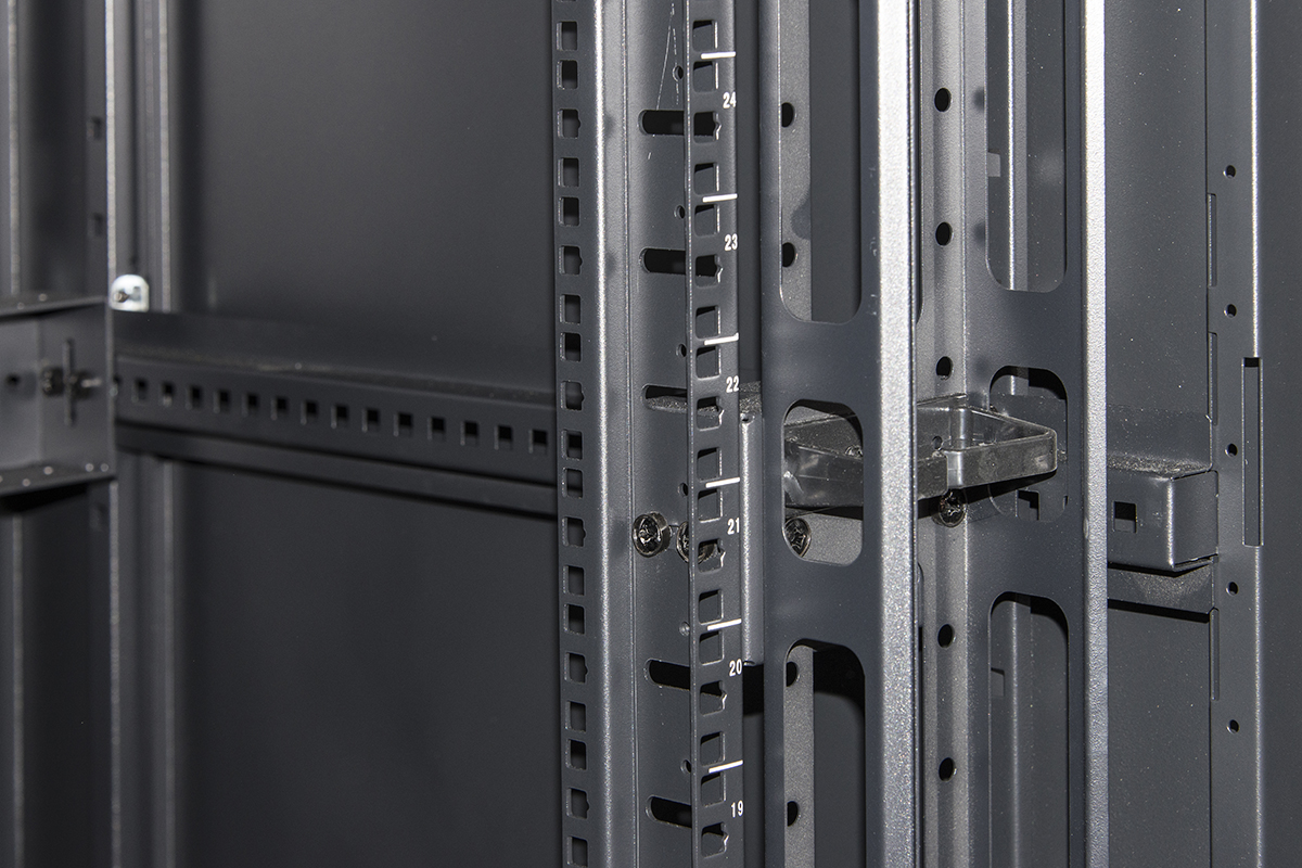 ARMADIO RACK 19" 42U (A)2055, (L)800, (P)800 COLORE NERO PORTA VETRO DISASSEMBLATO CON GUIDACAVI  LATERALE