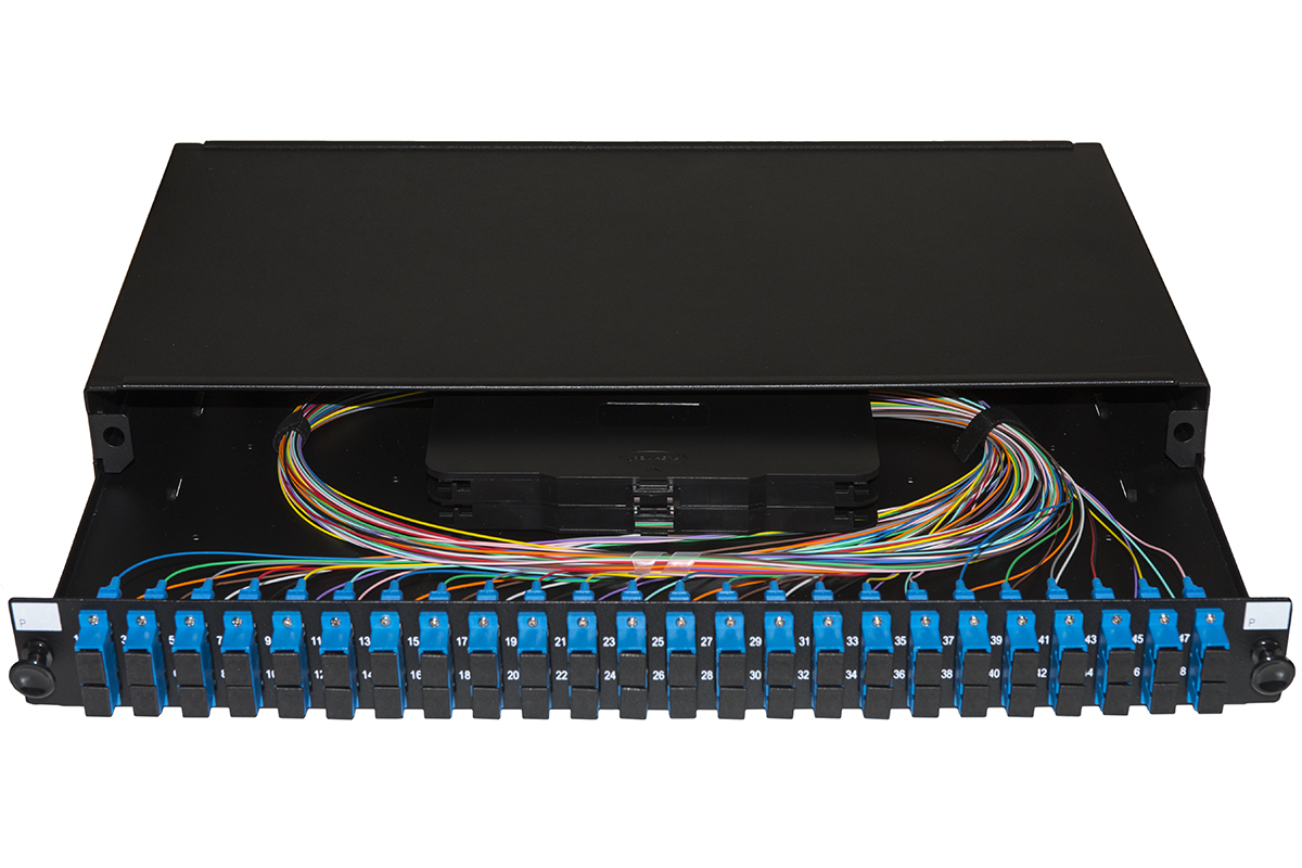 PANNELLO FIBRA OTTICA 19" CON 24 ADATTATORI SC DUPLEX SINGLEMODE PROFONDITA' 250 MM CON PIGTAIL INSTALLATI COLORE NERO